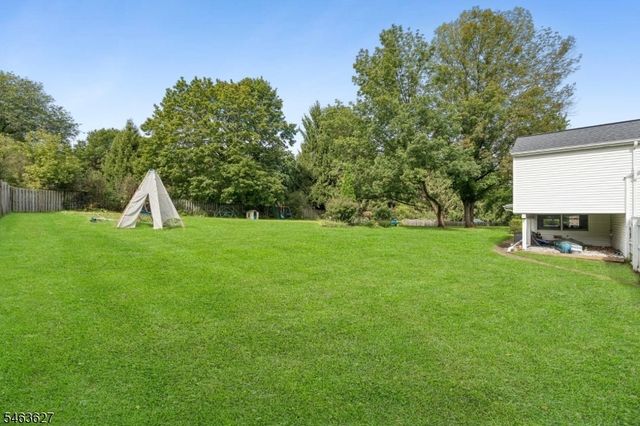 17 Cherry Ln, Mendham Twp., NJ 07945