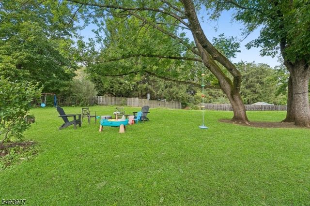 17 Cherry Ln, Mendham Twp., NJ 07945