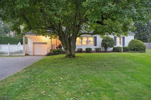 17 Cherry Ln, Mendham Twp., NJ 07945