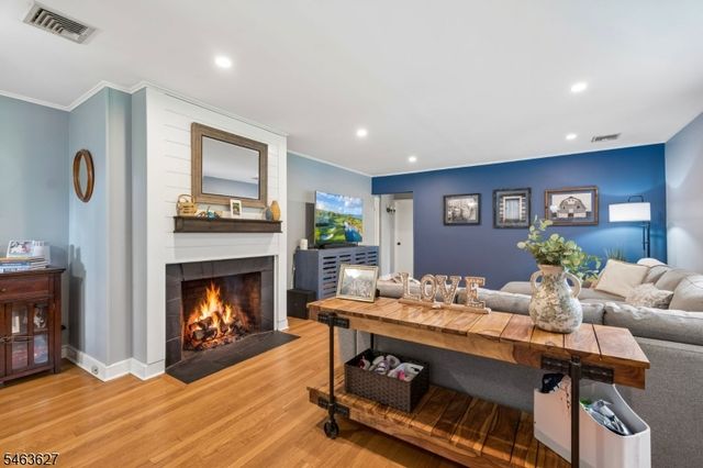 17 Cherry Ln, Mendham Twp., NJ 07945