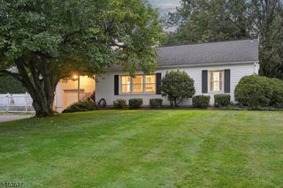 17 Cherry Ln, Mendham Twp., NJ 07945