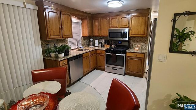 23 1st Street 1, North Arlington, NJ 07031