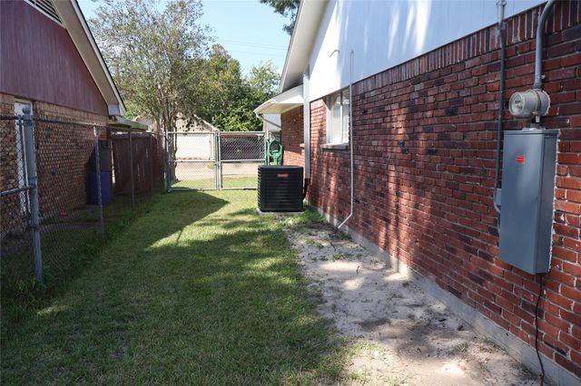 7507 Sandpiper Drive, Houston, TX 77074