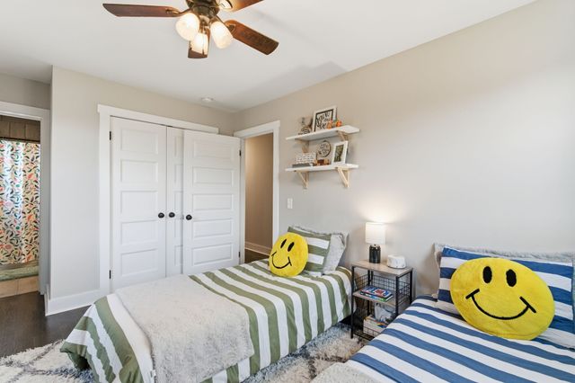 228 Lakeside Park Dr, Hendersonville, TN 37075