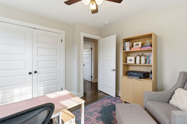 228 Lakeside Park Dr, Hendersonville, TN 37075