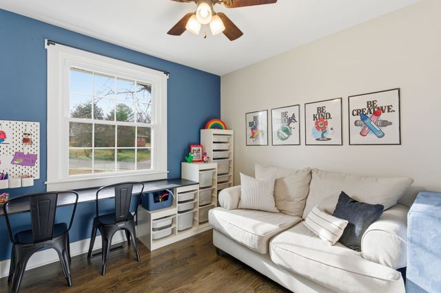 228 Lakeside Park Dr, Hendersonville, TN 37075