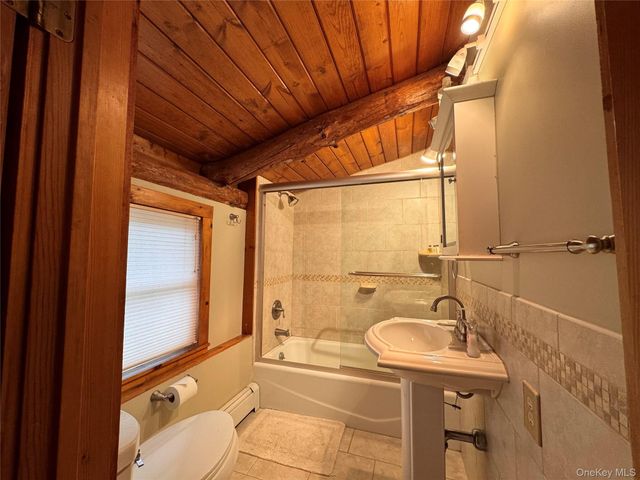 184 Tally Ho Road, Middletown, NY 10940