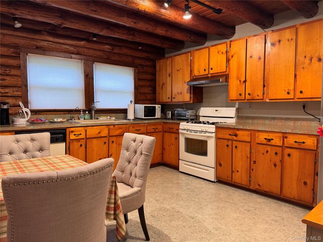 184 Tally Ho Road, Middletown, NY 10940