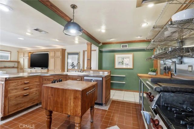 641 Ridgefield, Claremont, CA 91711