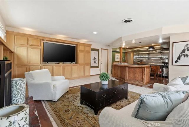 641 Ridgefield, Claremont, CA 91711