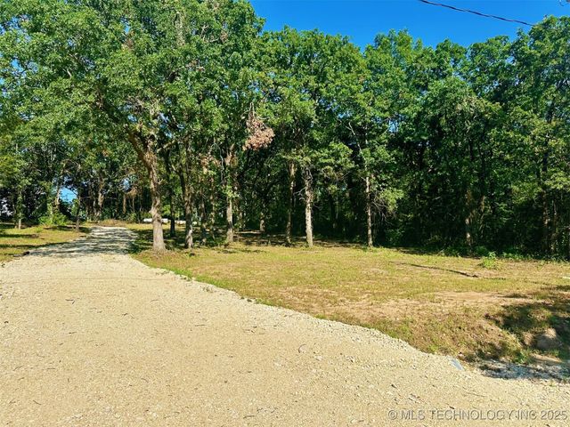 2142 Edge Road, Kingston, OK 73439