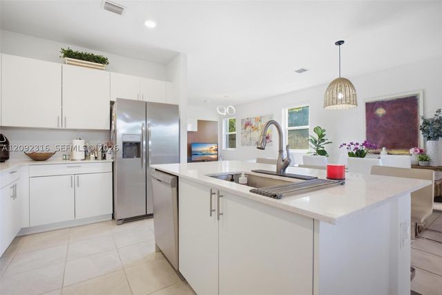 2605 SE 10th St 2605, Homestead, FL 33035