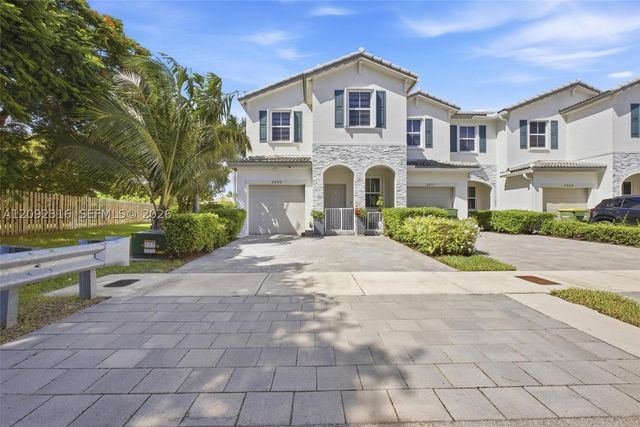 2605 SE 10th St 2605, Homestead, FL 33035