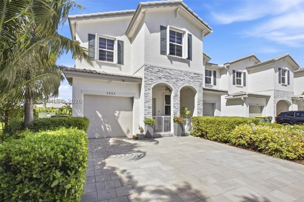 2605 SE 10th St 2605, Homestead, FL 33035