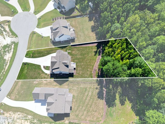 613 Darian Woods Drive, Holly Springs, NC 27540