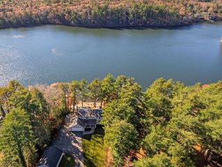 31 Larkspur Ln (Pond Front), Plymouth, MA 02360