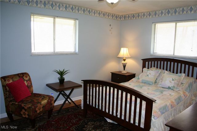 300 Calvin Drive 300 & 304, Seven Hills, OH 44131