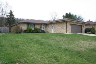 300 Calvin Drive 300 & 304, Seven Hills, OH 44131