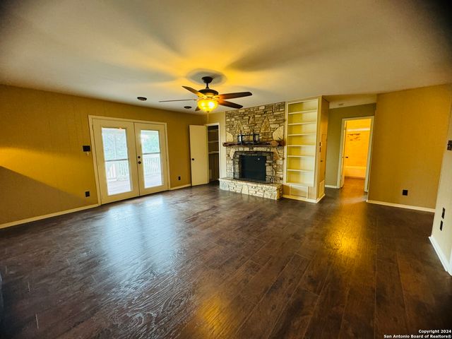 440 Cedar Springs, Spring Branch, TX 78070