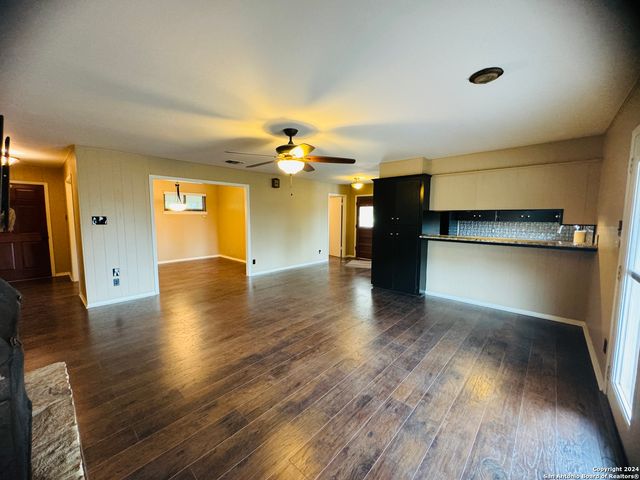 440 Cedar Springs, Spring Branch, TX 78070