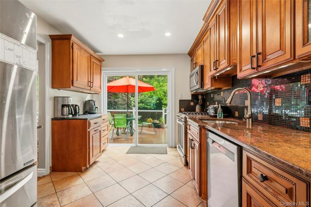 4 Forest Knoll Drive, Suffern, NY 10901