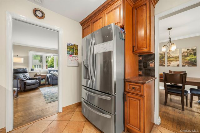 4 Forest Knoll Drive, Suffern, NY 10901