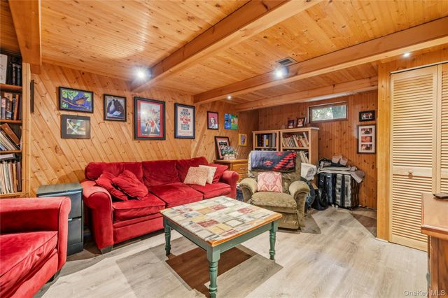 4 Forest Knoll Drive, Suffern, NY 10901