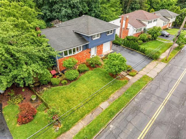 4 Forest Knoll Drive, Suffern, NY 10901