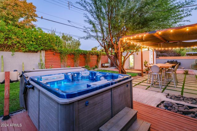 5809 N 10th Street, Phoenix, AZ 85014