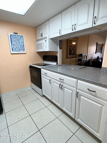 2810 Ocean Shore Blvd Apt 2, Ormond Beach, FL 32176