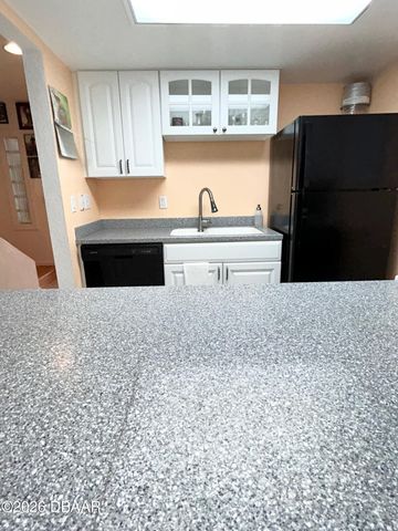2810 Ocean Shore Blvd Apt 2, Ormond Beach, FL 32176