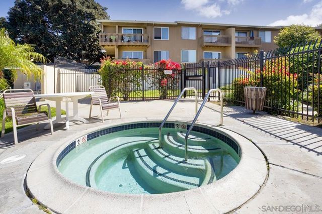 4241 Mesa Vista Way, Unit 5, Oceanside, CA 92057