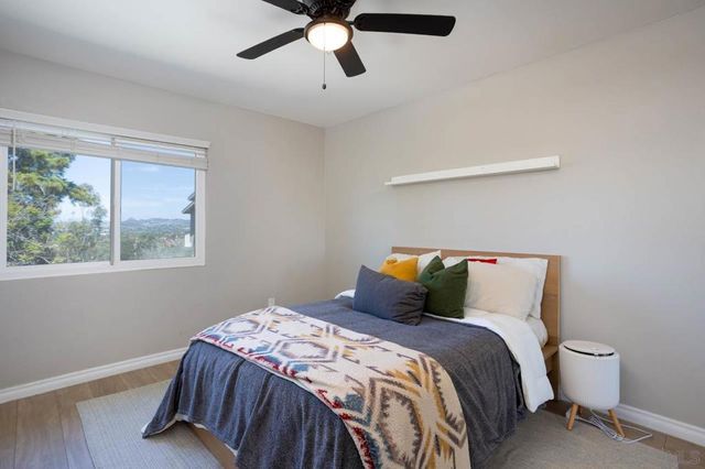 4241 Mesa Vista Way, Unit 5, Oceanside, CA 92057