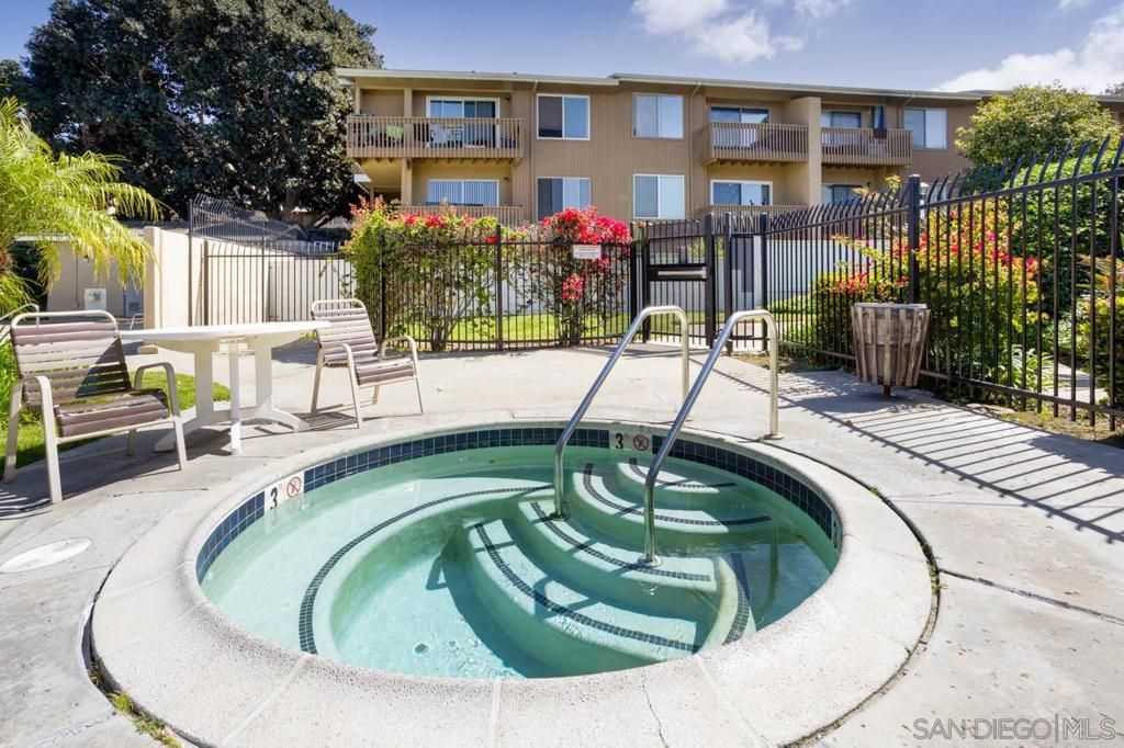 Image 12 of property listing at 4241 Mesa Vista Way, Unit 5, Oceanside, CA 92057