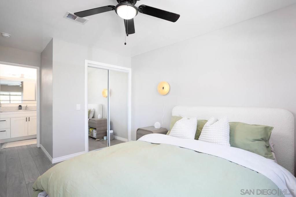 Image 6 of property listing at 4241 Mesa Vista Way, Unit 5, Oceanside, CA 92057