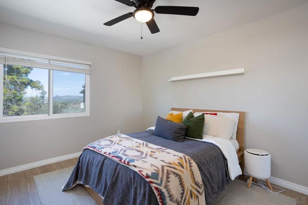 Image 8 of property listing at 4241 Mesa Vista Way, Unit 5, Oceanside, CA 92057