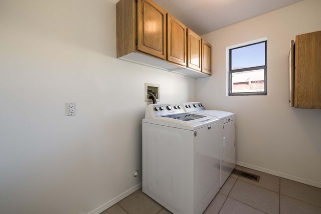 12505 Wilshire Avenue NE, Albuquerque, NM 87122