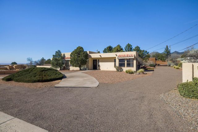 12505 Wilshire Avenue NE, Albuquerque, NM 87122