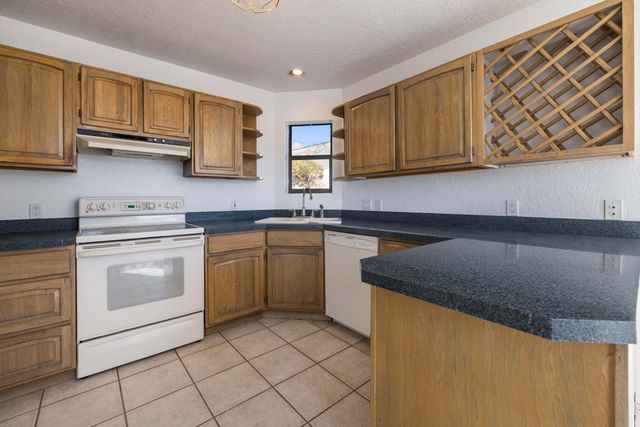 12505 Wilshire Avenue NE, Albuquerque, NM 87122