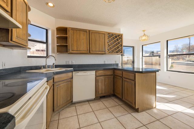 12505 Wilshire Avenue NE, Albuquerque, NM 87122