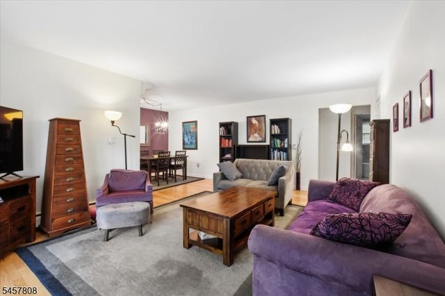 320 South St E, Morristown Town, NJ 07960