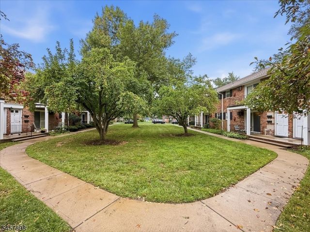 320 South St E, Morristown Town, NJ 07960