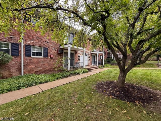 320 South St E, Morristown Town, NJ 07960