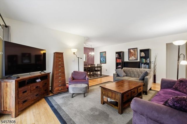 320 South St E, Morristown Town, NJ 07960
