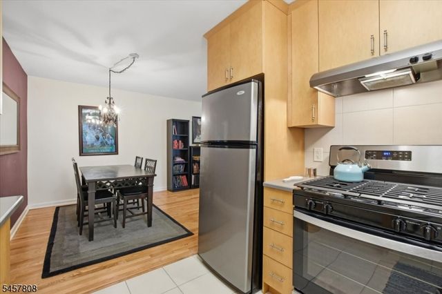 320 South St E, Morristown Town, NJ 07960