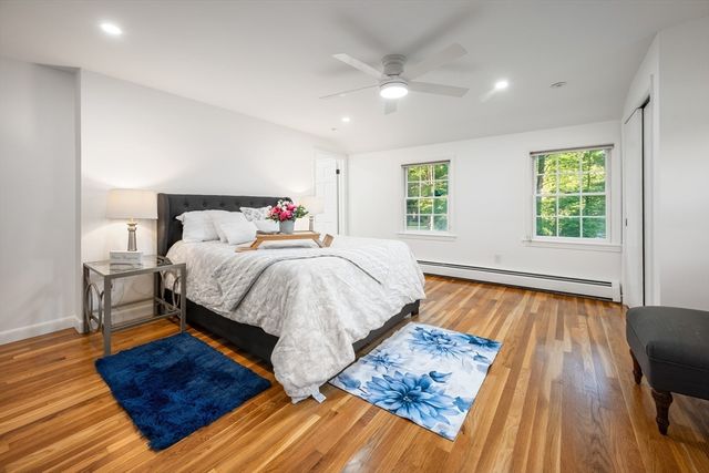 11 Lawndale Rd, Tyngsborough, MA 01879