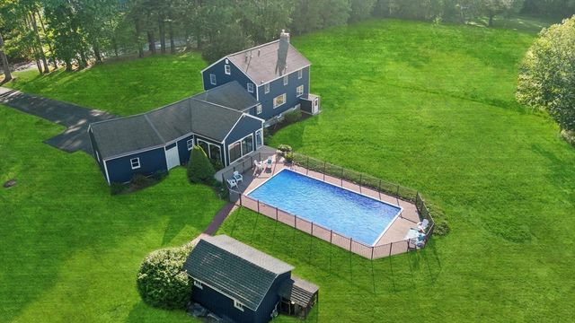 11 Lawndale Rd, Tyngsborough, MA 01879