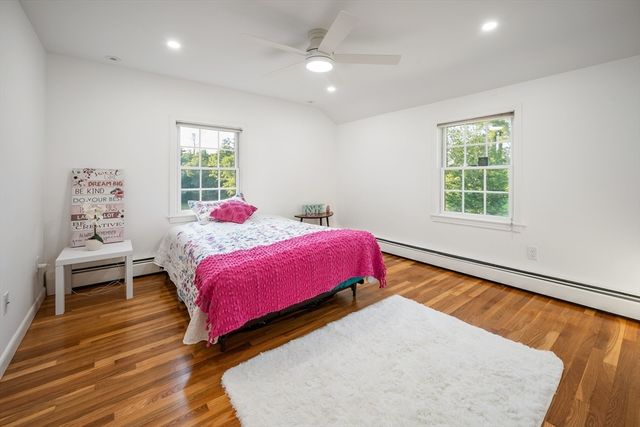 11 Lawndale Rd, Tyngsborough, MA 01879