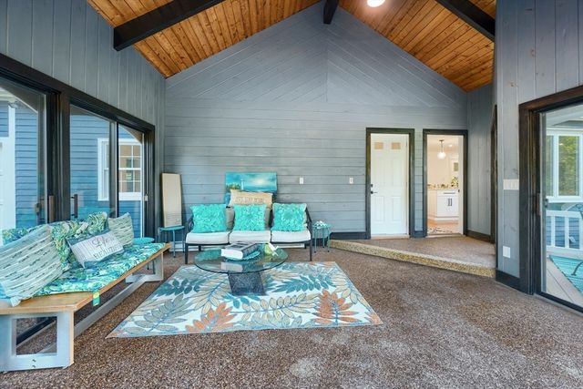 11 Lawndale Rd, Tyngsborough, MA 01879
