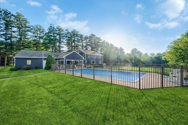 11 Lawndale Rd, Tyngsborough, MA 01879